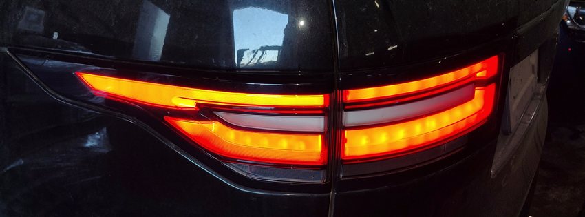 Thumbnail 2: 17-20 LAND ROVER DISCOVERY L462 REAR LEFT DRIVER INNER LIFTGATE TAILLIGHT LAMP
