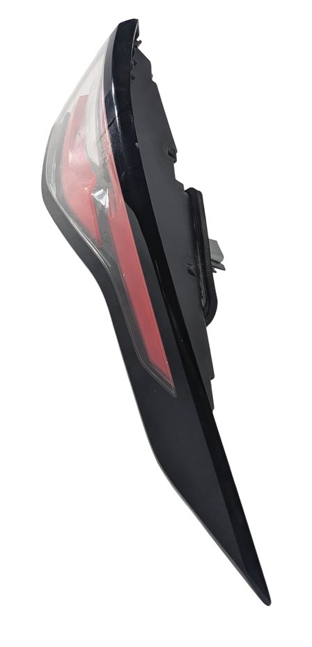 Thumbnail 5: 17-20 LAND ROVER DISCOVERY L462 REAR RIGHT PASSENGER OUTER QUARTER TAILLIGHT