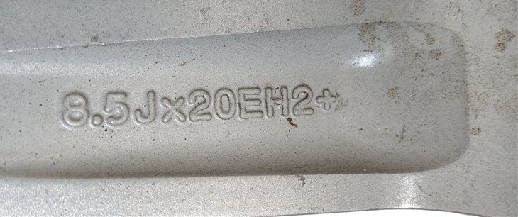 Thumbnail 8: 17-20 LAND ROVER DISCOVERY L462 20X8.5 SPLIT SPOKE WHEEL w/ TIRE SPARKLE SILVER