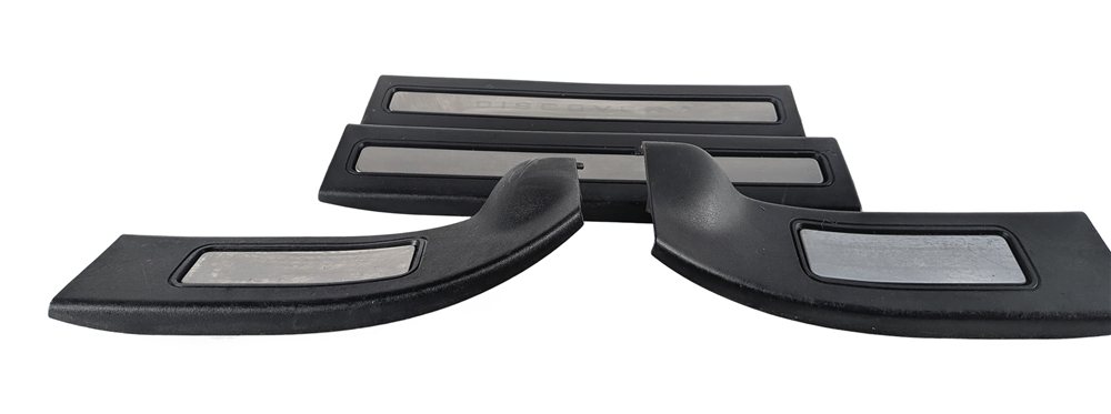 Thumbnail 2: 2017 LAND ROVER DISCOVERY (L462) FRONT & REAR DOOR SILL SCUFF TREAD PLATE SET/4