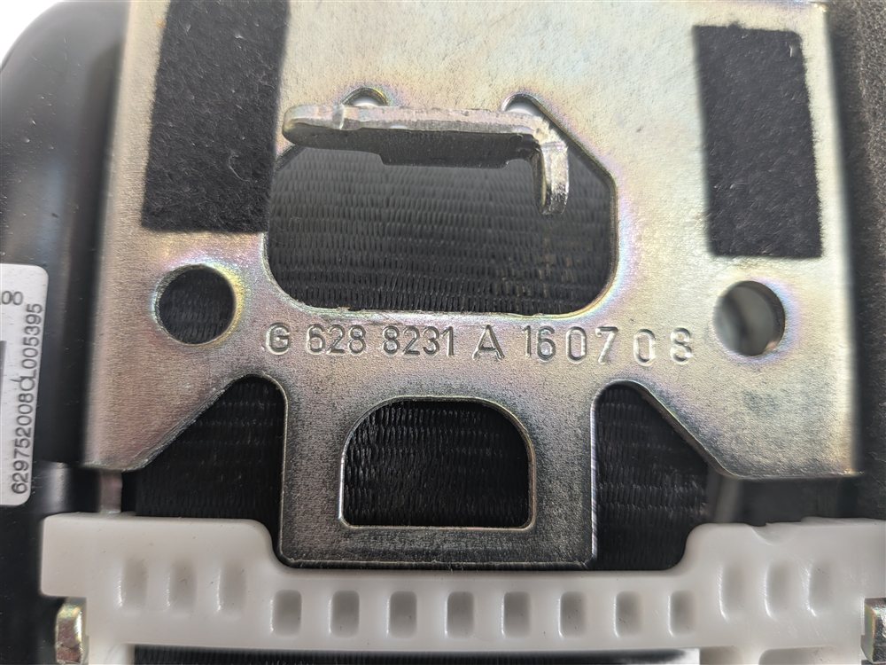 Thumbnail 8: 2017 LAND ROVER DISCOVERY L462 REAR LEFT 2ND ROW SEAT SEATBELT RETRACTOR (Black)