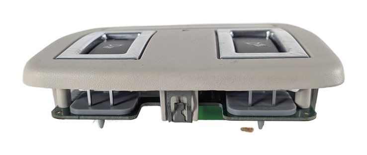 Thumbnail 6: 2017 LAND ROVER DISCOVERY (L462) REAR ROOF DOME COURTESY READING LIGHT (Gray)