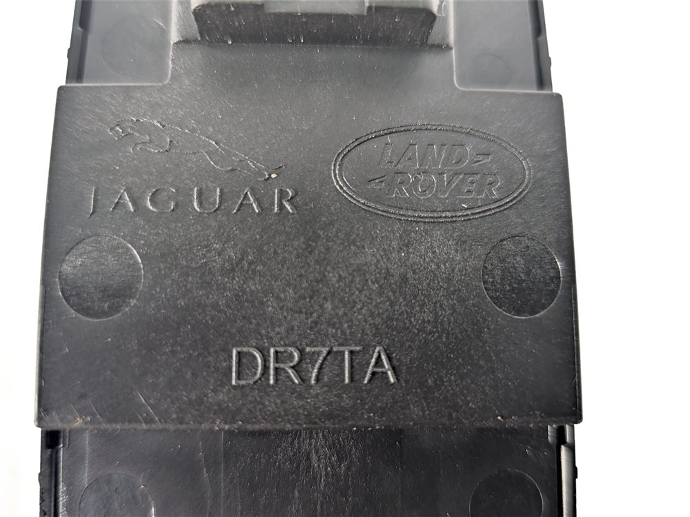 Thumbnail 8: 2017 LAND ROVER DISCOVERY (L462) REAR RIGHT FOLDING SEAT CONTROL SWITCH BUTTON