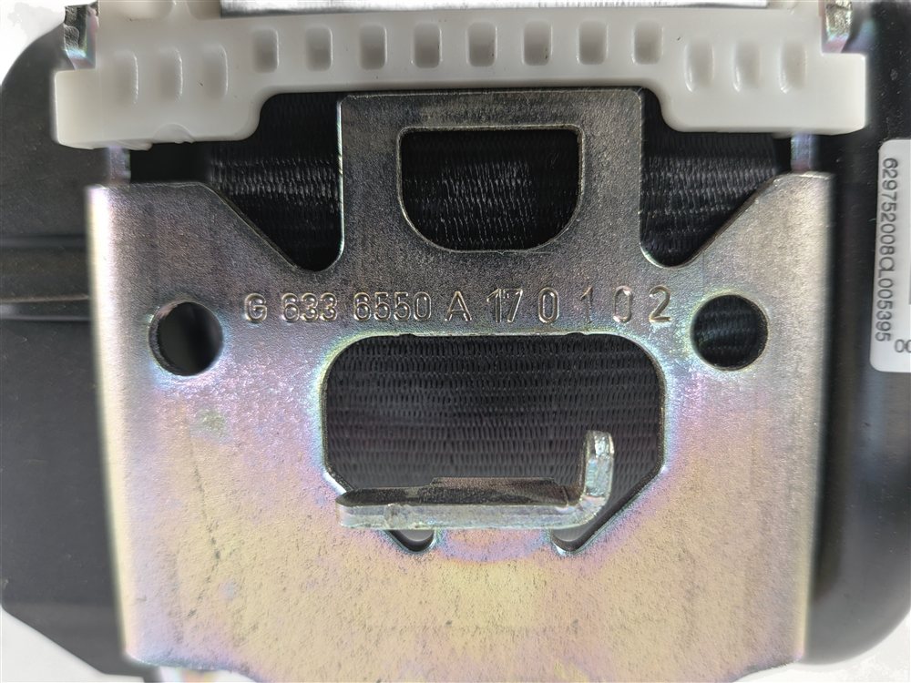 Thumbnail 8: 2017 LAND ROVER DISCOVERY (L462) REAR RIGHT 3RD ROW SEATBELT RETRACTOR (Black)