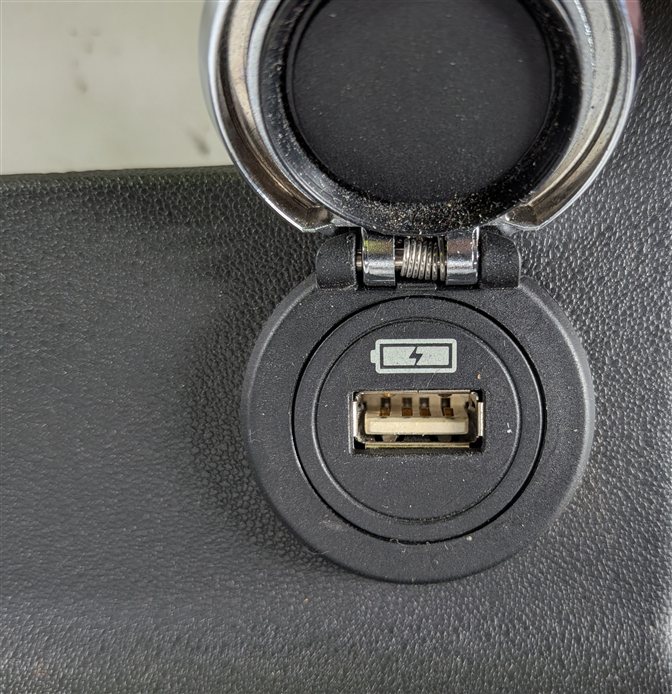 Thumbnail 10: 2017 LAND ROVER DISCOVERY L462 REAR CENTER CONSOLE END TRIM PANEL w/ USB PORTS