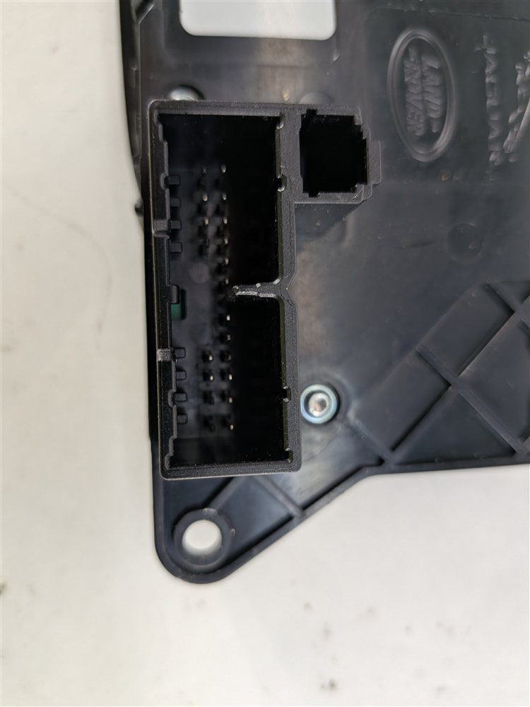 Thumbnail 8: 2017 LAND ROVER DISCOVERY L462 REAR LEFT 2ND ROW POWER SEAT ADJUSTMENT SWITCH