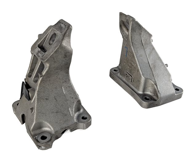 2017 LAND ROVER DISCOVERY L462 3.0L AJ126 LEFT/RIGHT ENGINE MOUNT BRACKET SET/2