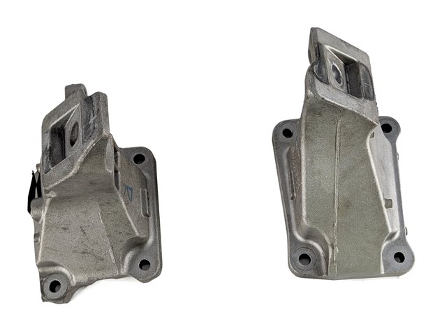 Thumbnail 3: 2017 LAND ROVER DISCOVERY L462 3.0L AJ126 LEFT/RIGHT ENGINE MOUNT BRACKET SET/2