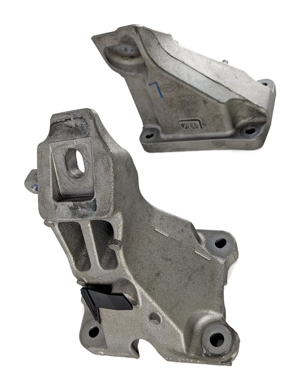 Thumbnail 4: 2017 LAND ROVER DISCOVERY L462 3.0L AJ126 LEFT/RIGHT ENGINE MOUNT BRACKET SET/2
