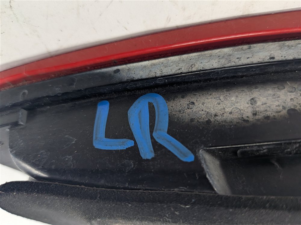Thumbnail 8: 10-13 MERCEDES E-CLASS (W212) SEDAN LEFT REAR INNER TRUNK TAILLIGHT LIGHT LAMP