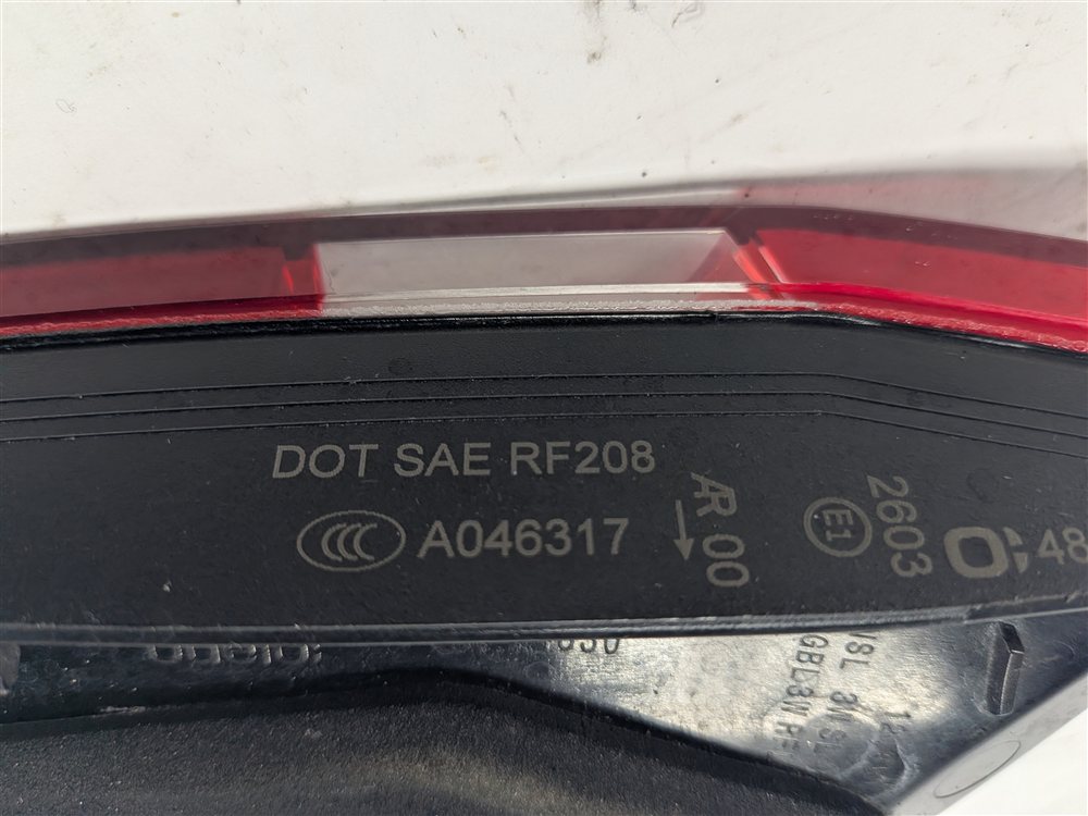 Thumbnail 7: 2010-2013 MERCEDES E300 E350 E400 E550 (W212) RIGHT INNER TAILLIGHT LIGHT LAMP