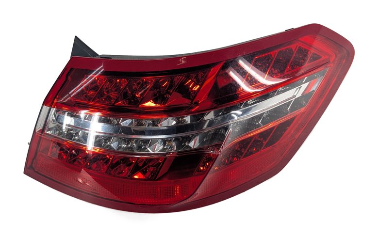Thumbnail 3: 10-13 MERCEDES E-CLASS (W212) SEDAN RIGHT PASSENGER TAILLIGHT BRAKE LIGHT LAMP
