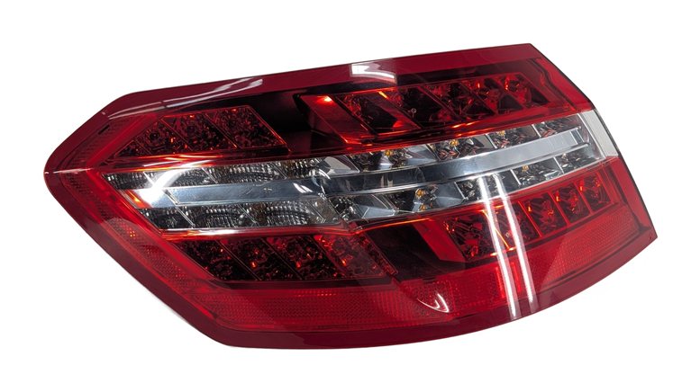 10-13 MERCEDES E-CLASS (W212) SEDAN LEFT DRIVER REAR TAILLIGHT BRAKE LIGHT LAMP