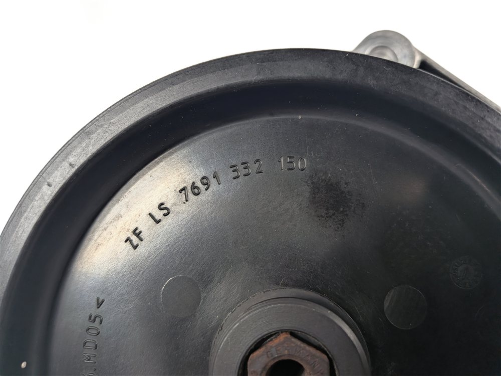 Thumbnail 8: 12-20 MERCEDES E350 SLC43 SLK350 W212 W172 POWER STEERING PUMP PULLEY RESERVOIR