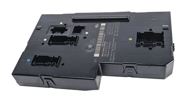 11-12 MERCEDES E350 E550 CLS550 (W212 W218) REAR SIGNAL ACQUISITION MODULE SAM