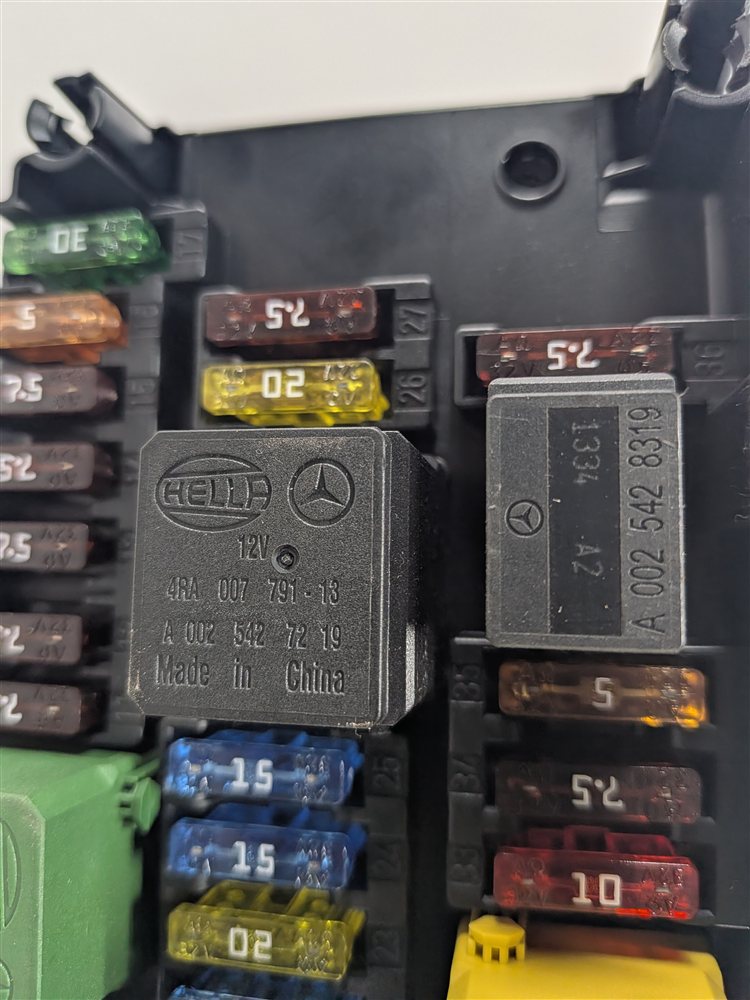 Thumbnail 14: 11-13 MERCEDES C E GLK CLS SLK SLS W204 W212 FRONT SIGNAL ACQUISITION MODULE SAM