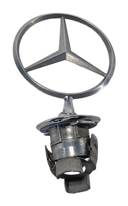 Thumbnail 2: 2012 MERCEDES E350 (W212) FRONT HOOD STAR ORNAMENT EMBLEM BADGE LOGO