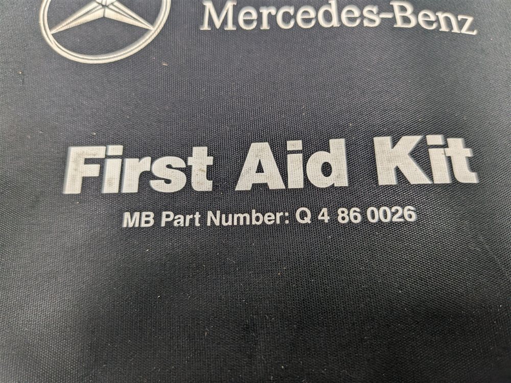 Thumbnail 9: 2012 MERCEDES E350 (W212) VEHICLE EMERGENCY FIRST AID MEDICAL SAFETY KIT SET/2