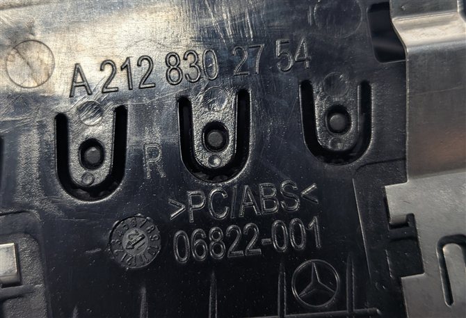 Thumbnail 9: 2012 MERCEDES E350 W212 FRONT RIGHT PASSENGER DASH HEAT AIR AC VENT (Black)