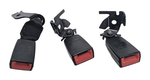 2012 MERCEDES E350 W212 REAR LEFT/CENTER/RIGHT SEATBELT BUCKLE SET/3 (Black)