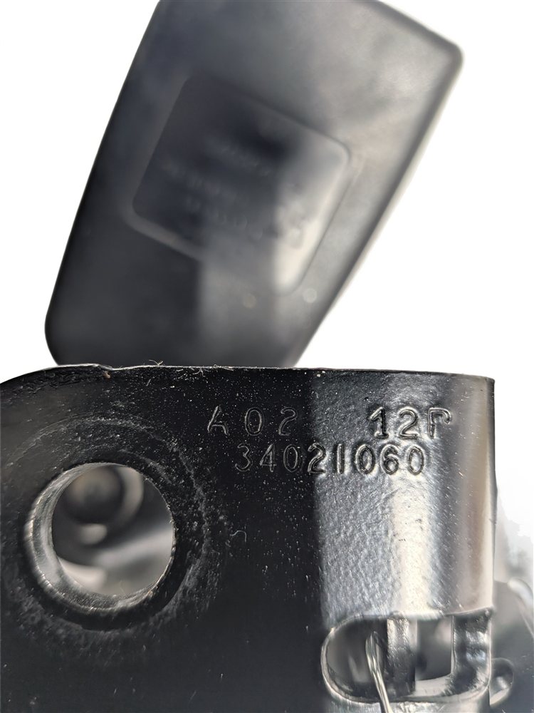 Thumbnail 9: 2012 MERCEDES E350 W212 REAR LEFT/CENTER/RIGHT SEATBELT BUCKLE SET/3 (Black)