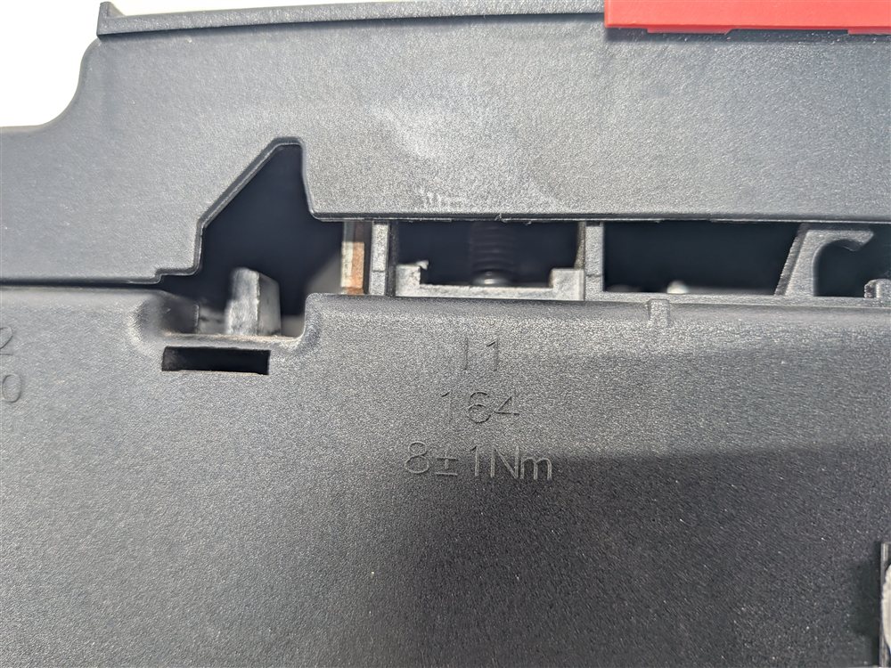 Thumbnail 11: 2012 MERCEDES E350 W212 3.5L POSITIVE BATTERY TERMINAL POWER DISTRIBUTION BLOCK