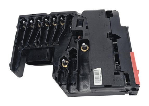 Thumbnail 4: 2012 MERCEDES E350 W212 3.5L POSITIVE BATTERY TERMINAL POWER DISTRIBUTION BLOCK