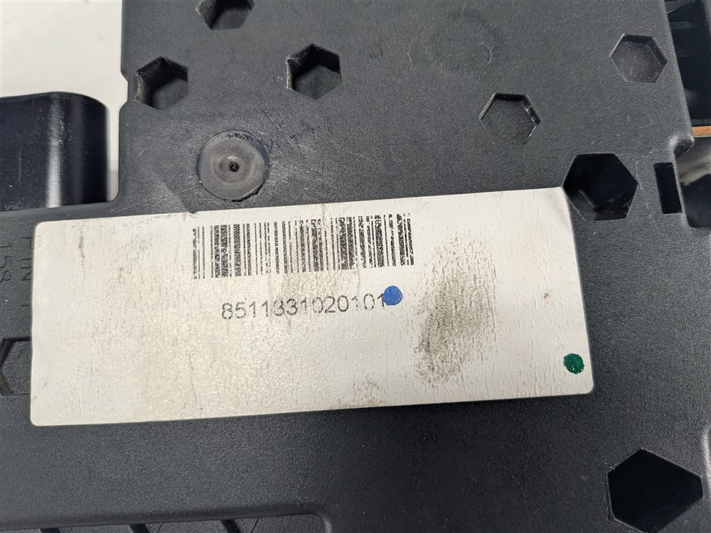 Thumbnail 7: 2012 MERCEDES E350 W212 3.5L POSITIVE BATTERY TERMINAL POWER DISTRIBUTION BLOCK