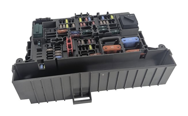 Thumbnail 3: 08-15 BMW 128i 135i 328i 335i M3 X1 (E84 E87 E90) POWER DISTRIBUTION FUSE BOX