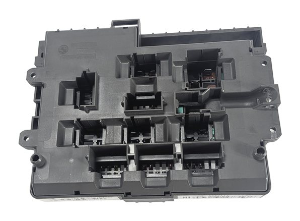 Thumbnail 5: 08-15 BMW 128i 135i 328i 335i M3 X1 (E84 E87 E90) POWER DISTRIBUTION FUSE BOX