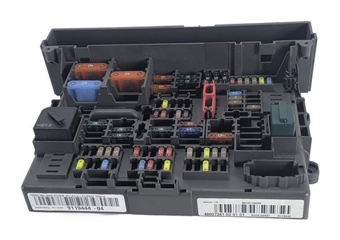 Thumbnail 7: 08-15 BMW 128i 135i 328i 335i M3 X1 (E84 E87 E90) POWER DISTRIBUTION FUSE BOX