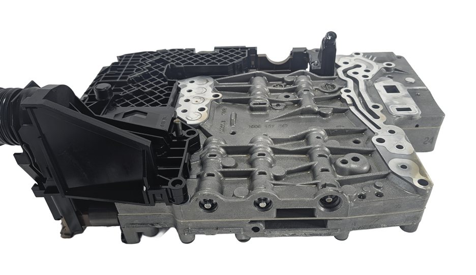 Thumbnail 4: 07-11 BMW 135i 335i (E87 E90) 3.0L 6HP-19 TRANSMISSION VALVE BODY MECHATRONIC
