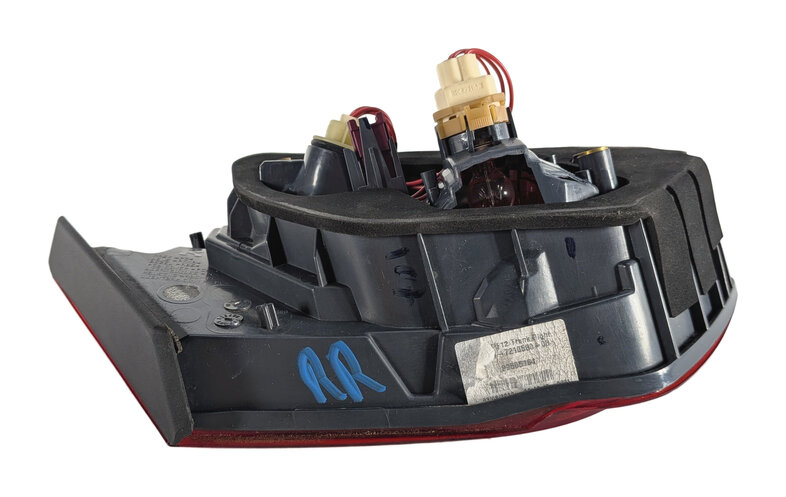 Thumbnail 8: 12-19 BMW 640i 650i M6 (F06 F12 F13) RIGHT PASSENGER INNER TAILLIGHT LIGHT LAMP