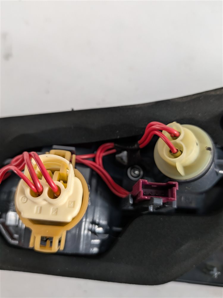 Thumbnail 10: 2012-2019 BMW 640i 650i M6 (F06 F12 F13) LEFT TRUNK INNER TAILLIGHT LIGHT LAMP