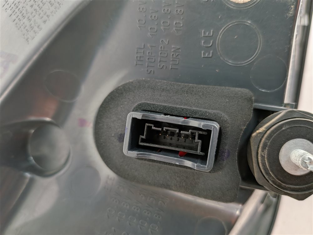 Thumbnail 9: 12-19 BMW 640i 650i M6 ///M (F06 F12 F13) RIGHT PASSENGER TAILLIGHT BRAKE LIGHT