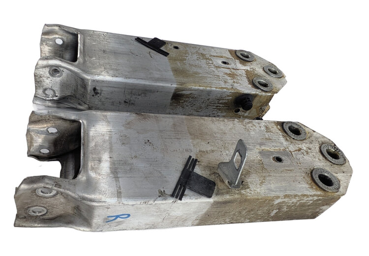 Thumbnail 4: 12-15 BMW 640i 650i M6 F06 F12 F13 FRONT LEFT & RIGHT IMPACT BAR BRACKET SET/2