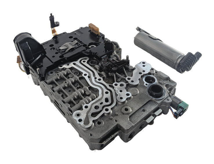 2013 BMW 640i 740i F06 F01 8HP45Z AUTOMATIC TRANSMISSION VALVE BODY w/OIL PUMP