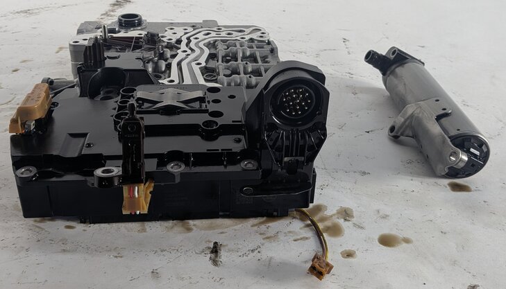 Thumbnail 6: 2013 BMW 640i 740i F06 F01 8HP45Z AUTOMATIC TRANSMISSION VALVE BODY w/OIL PUMP