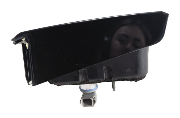 Thumbnail 3: 15-19 LAND ROVER DISCOVERY SPORT (L550) RIGHT REAR INNER TAILLIGHT LIGHT LAMP
