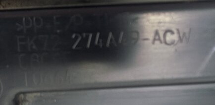 Thumbnail 6: 15-19 ROVER DISCOVERY SPORT L550 REAR LEFT EXTERIOR LOWER DOOR MOULDING