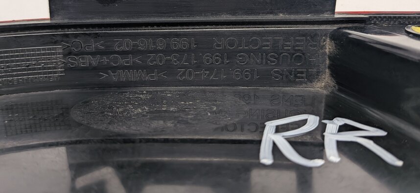 Thumbnail 8: 15-19 LAND ROVER DISCOVERY SPORT (L550) RIGHT REAR BUMPER TAILLIGHT LIGHT LAMP