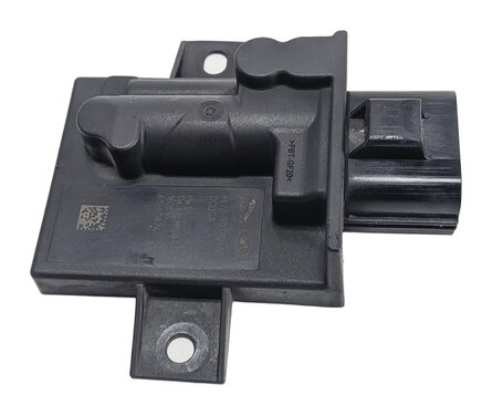 Thumbnail 2: 15-19 JAGUAR E-PACE F-PACE XE XF / LAND ROVER DISCOVERY SPORT - FUEL PUMP MODULE