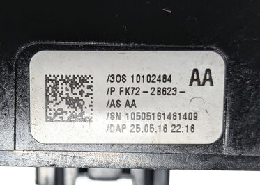 Thumbnail 8: 2016 LAND ROVER DISCOVERY SPORT (L550) ELECTRONIC PARKING BRAKE SWITCH w/ TRIM