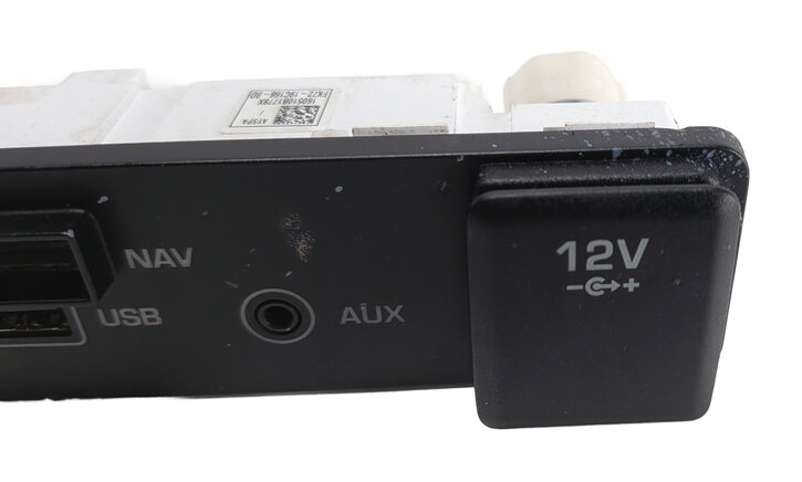 Thumbnail 6: 2016 LAND ROVER DISCOVERY SPORT (L550) CONSOLE USB AUX SD NAV PORT w/ 12V OUTLET