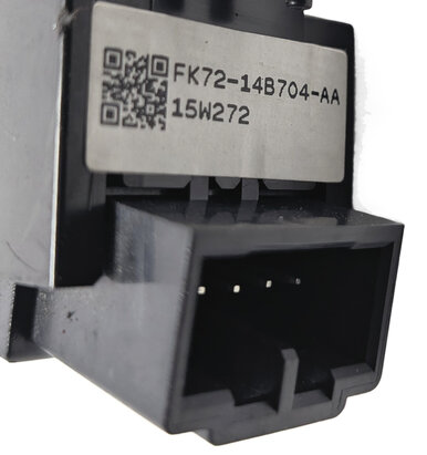 Thumbnail 7: 2016 LAND ROVER DISCOVERY SPORT (L550) REAR RIGHT SEAT BACK RELEASE SWITCH