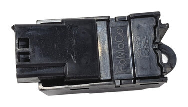 Thumbnail 4: 2016 LAND ROVER DISCOVERY SPORT (L550) REAR LEFT SEAT BACK RELEASE SWITCH