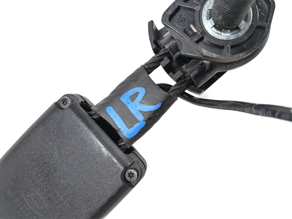 Thumbnail 8: 2016 LAND ROVER DISCOVERY SPORT L550 REAR SEATBELT BUCKLE RECEIVER SET/3 (Black)