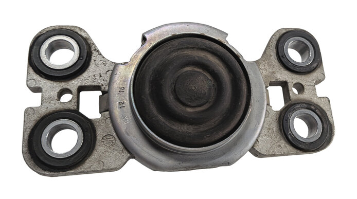 2016 LAND ROVER DISCOVERY SPORT (L550) AUTO TRANSMISSION GEARBOX SUPPORT MOUNT