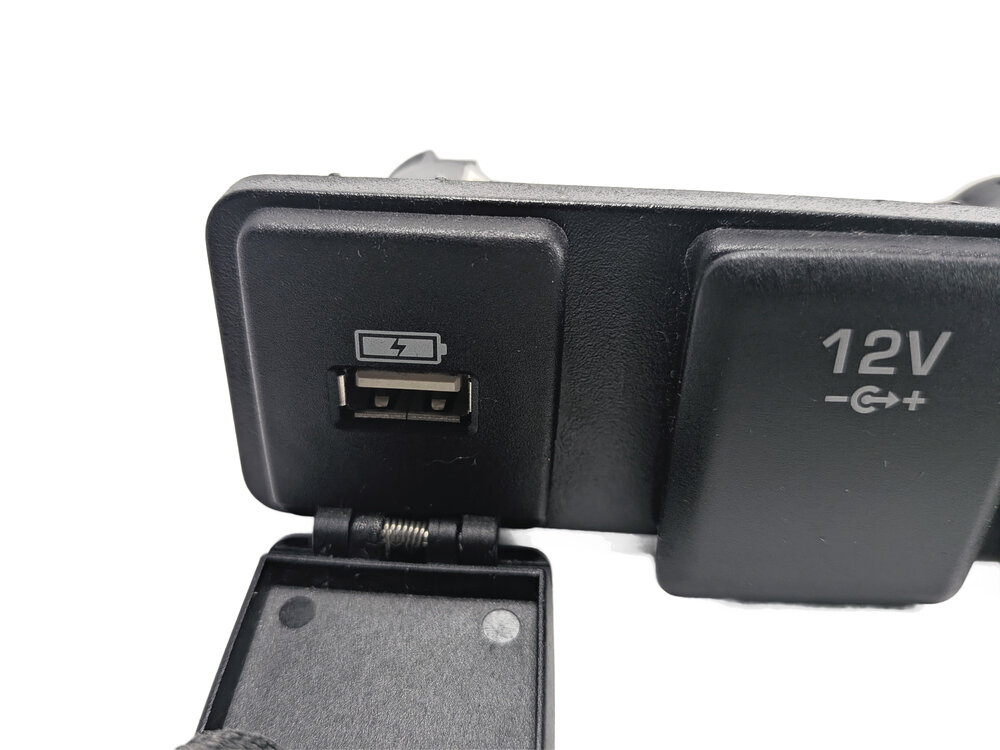 Thumbnail 10: 2016 LAND ROVER DISCOVERY SPORT (L550) USB 12V POWER OUTLET CHARGER SOCKET PANEL