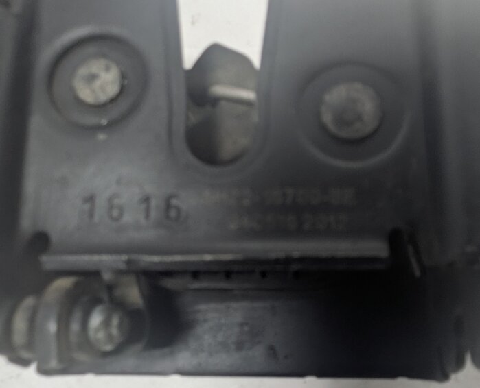 Thumbnail 8: 2016 LAND ROVER DISCOVERY SPORT (L550) LEFT/RIGHT HOOD LOCK LATCH SET/2 w/ CABLE
